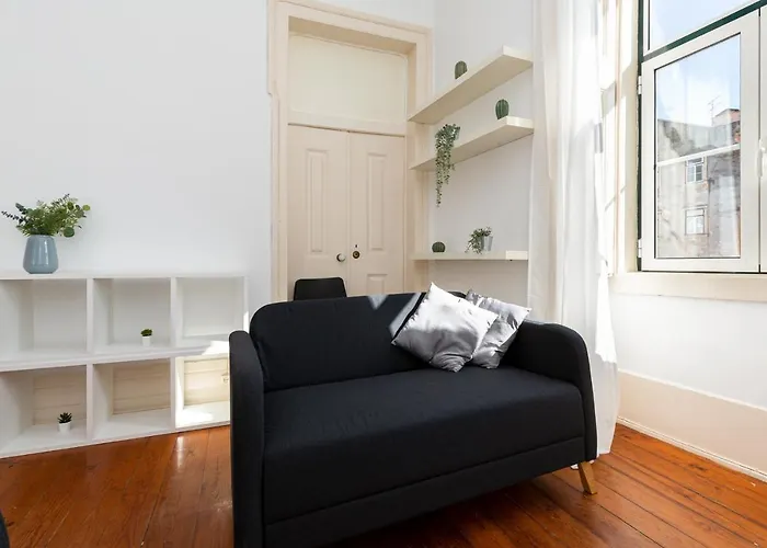 4Br Lisbon Apartment - Central Location