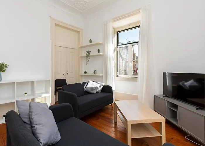 4Br Lisbon Apartment - Central Location